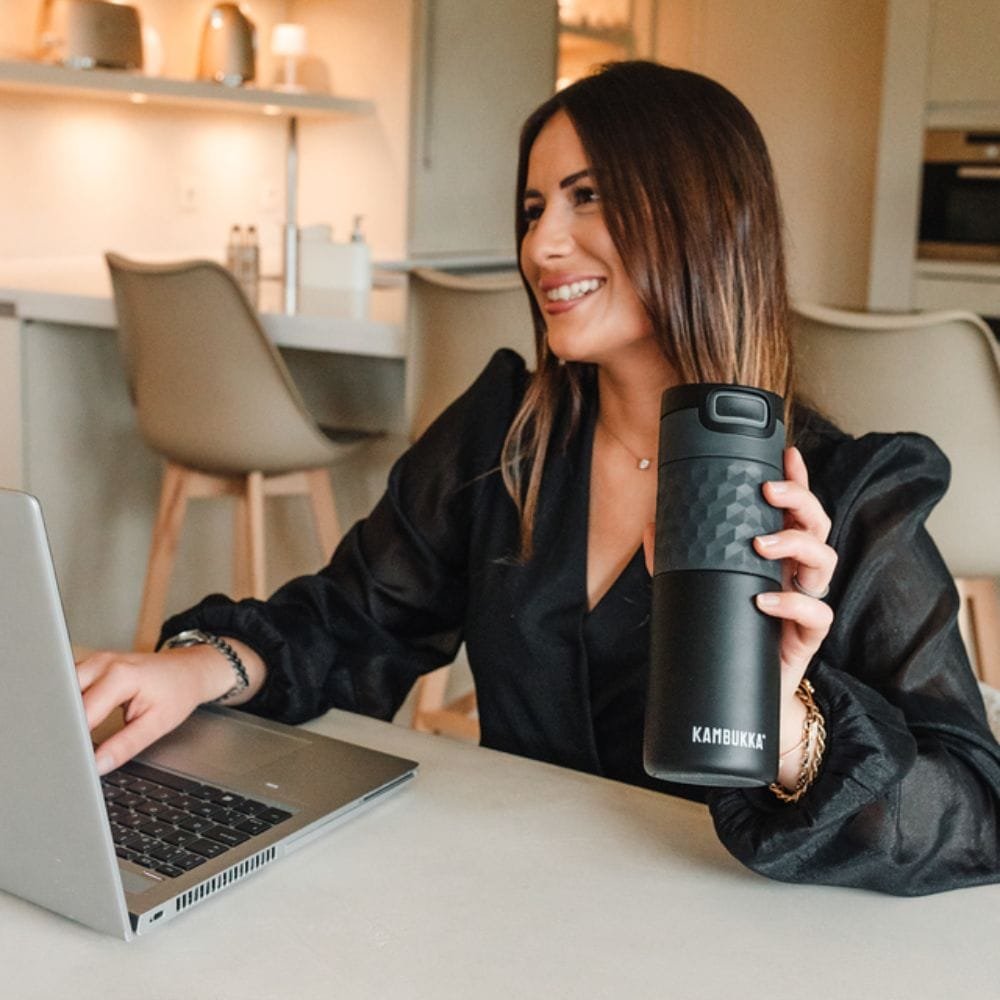 Home office: cómo tener el café caliente de la primera reunión a la última